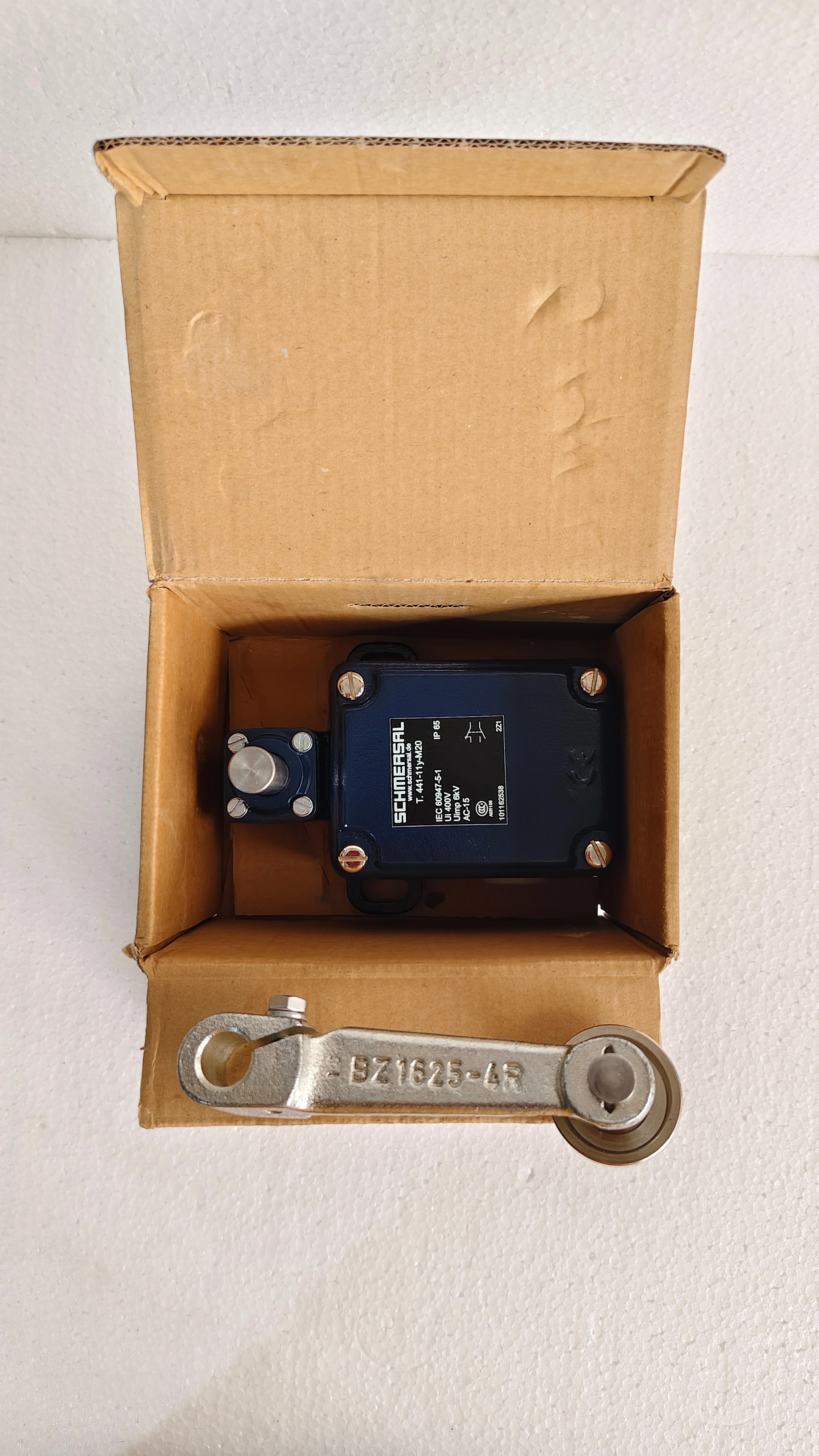 Schmersal T. 441-11Y-M20, 441 Belt Limit Switch, 101162538
